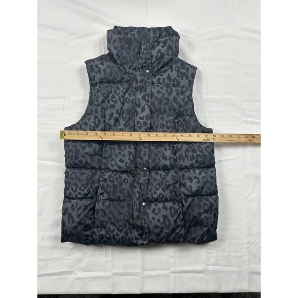Old Navy Womens Grey Leopard Print Puffer Vest Fleece Lined Snap Front Small - Picture 5 of 6